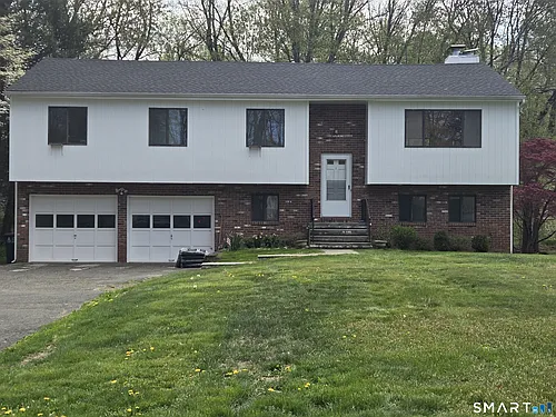 17 Loughran Ave Photo 1