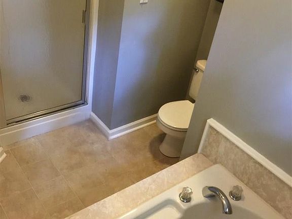 5th image of 707 Honeysuckle Hills Ct