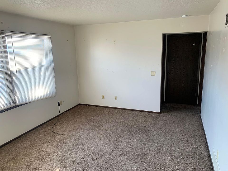 2nd image of 1004 Main St #3