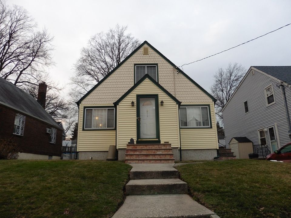1st image of 572 Woolley Ave