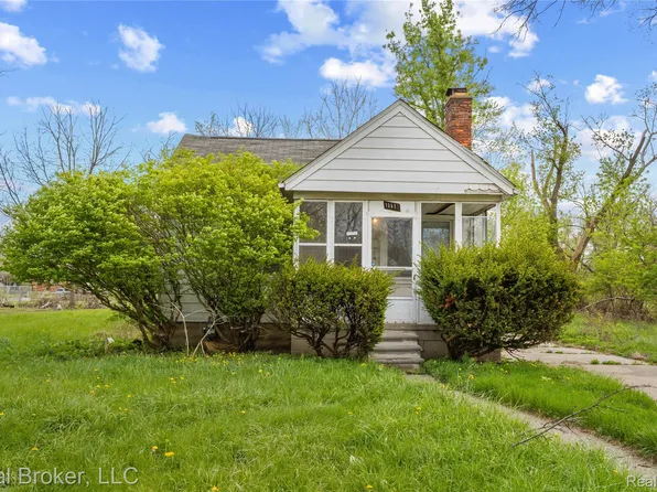 13576 Warwick St, Detroit, MI 48223