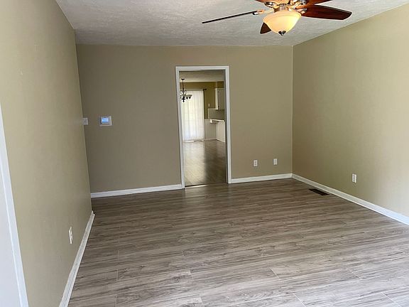 2nd image of 925 N Linda Ave