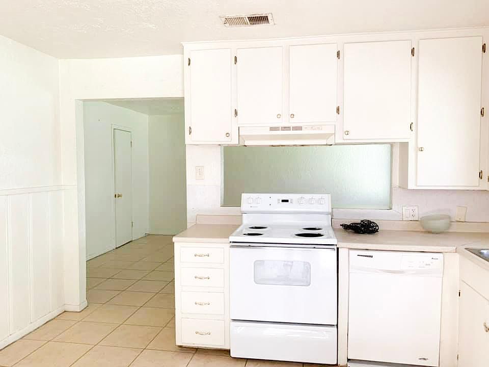 2nd image of 415 Forrest St APT A