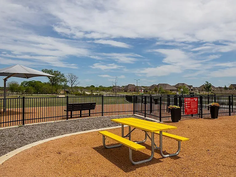 1005 Benbrook Trl — Photo 36