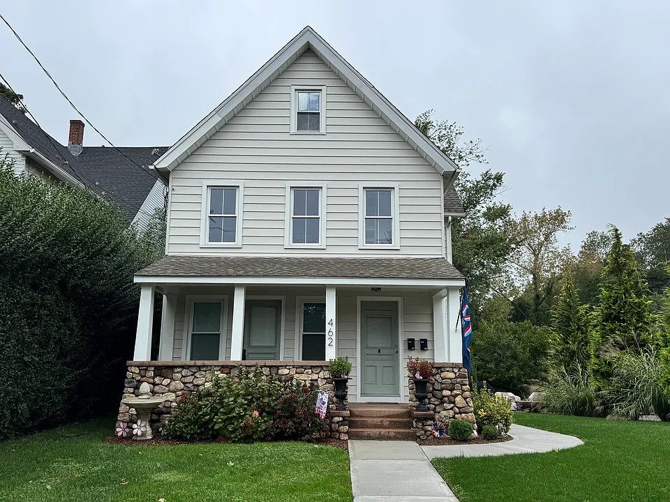 462 Main St #2