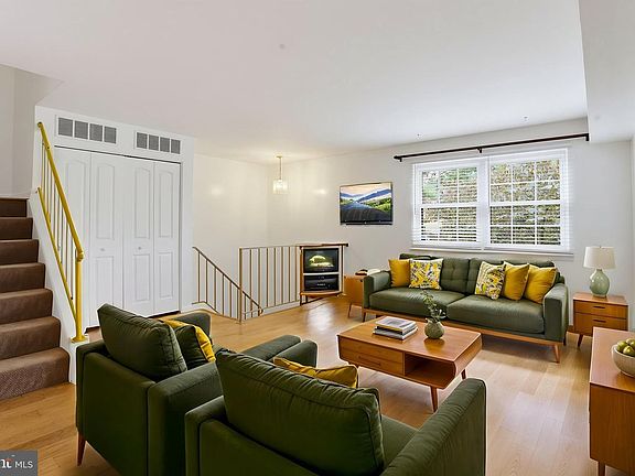 4th image of 40 Kimball Ridge Ct
