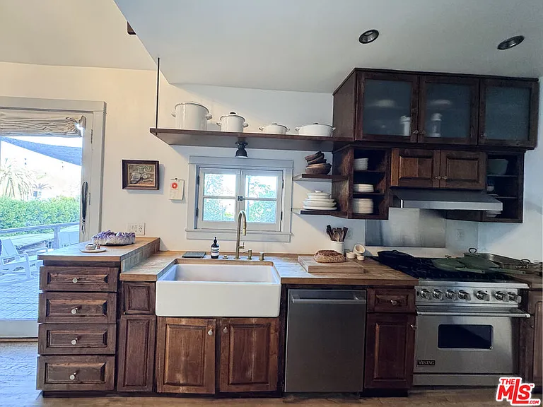 814 E Edgeware Rd — Photo 5