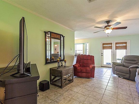 4th image of 308 N 37th St