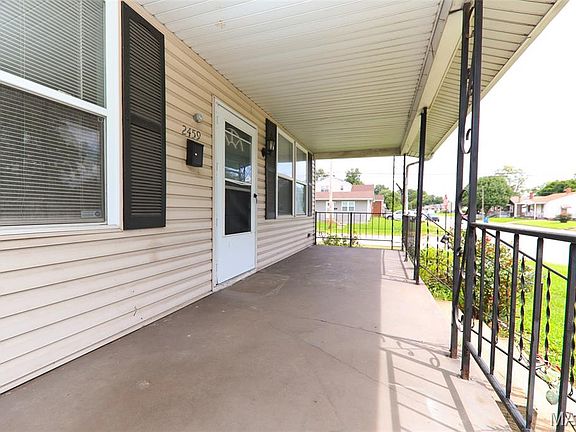 2nd image of 2459 Jerden Ave