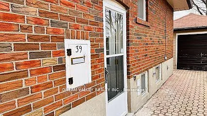 39 Graylee Ave #2 — Photo 2
