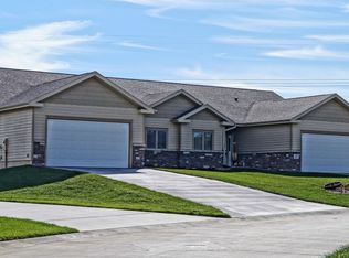 1178 Prairie Hill Cir, Louisville, NE 68037