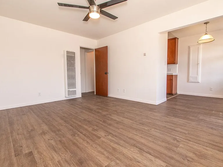 4205 Monroe Ave — Photo 3