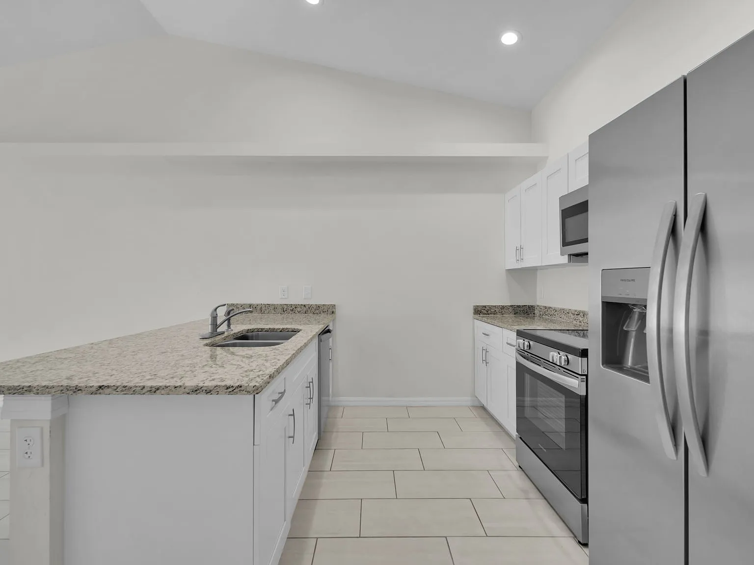 3 bed, 1200 sqft, $1,800 — Photo 4
