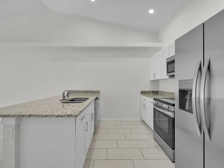 1413 Academy Blvd #1413 — Photo 4
