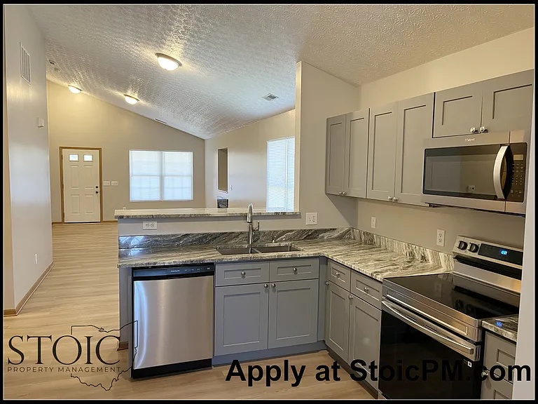 6203 Streaming Ave — Photo 2