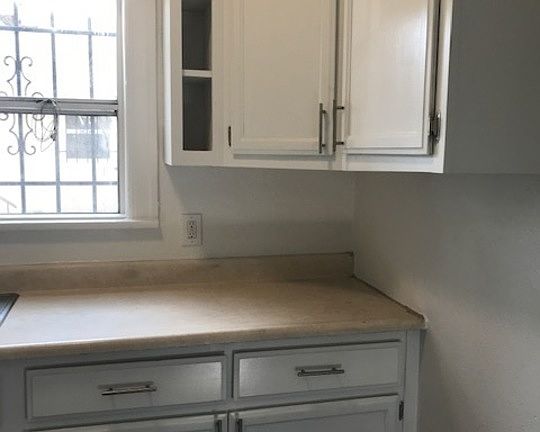 3rd image of 1760 West Blvd