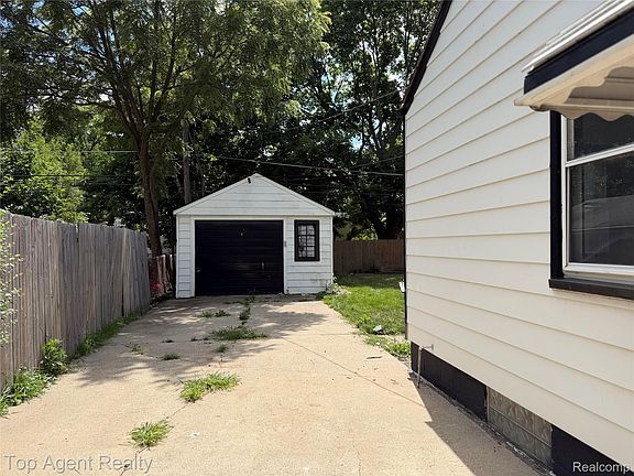 3rd image of 18580 Washtenaw St