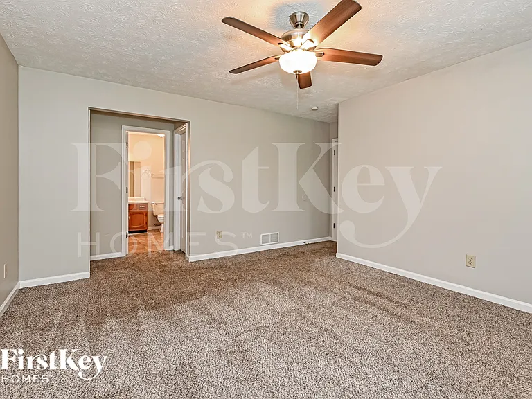 3900 Hadley Farm Dr — Photo 11