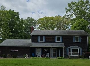 70 Krattiger Ct, West Milford, NJ 07480