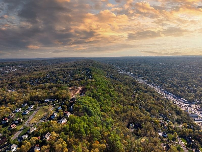 1st image of 8 Juniper Pointe Trail