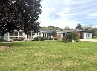 707 Mill Creek Rd, Bellevue, IA 52031