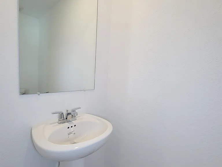 25588 Rose Creek Dr — Photo 18