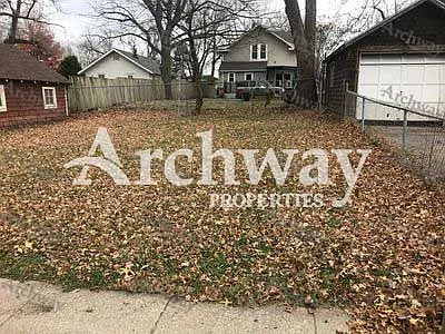 559 S Arlington Ave — Photo 3