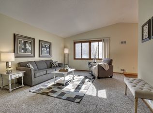 1382 Quarry Ln, Eagan, MN 55121