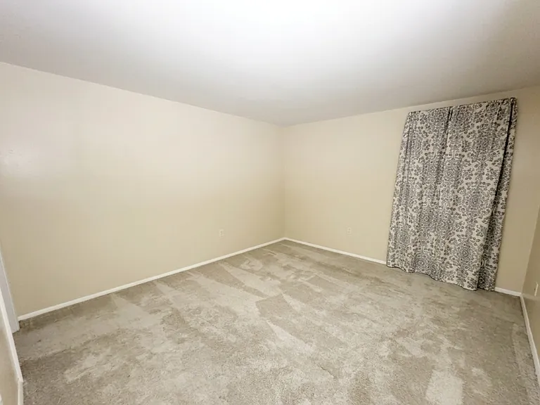 1404 Bradley Dr #B-213 — Photo 4