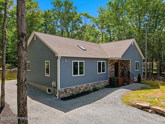 4th image of 124 Wallenpaupack Dr
