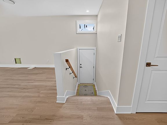 3rd image of 157 Glynn Ave #B