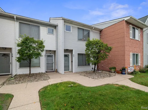 83 Rosebud Ln, Mount Clemens, MI 48043