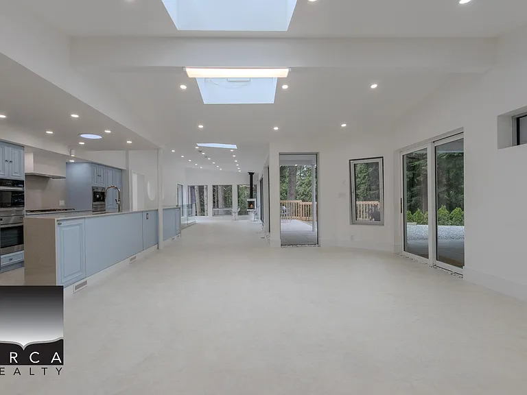 1060 Highland Dr — Photo 16