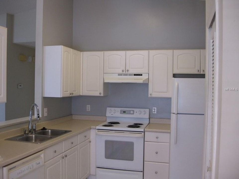 2nd image of 1010 Abell Cir