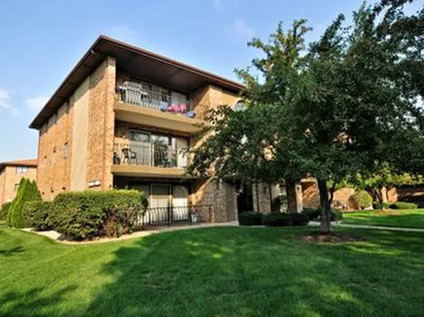 8810 140th St, Orland Park, IL 60462