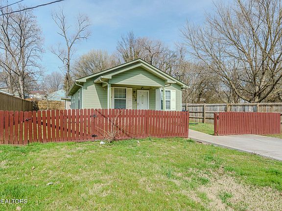 2nd image of 2605 Louise Ave