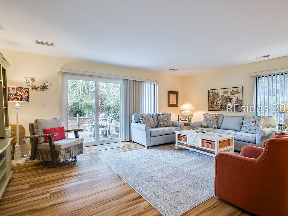 1st image of 45 Queens Folly Rd APT 518