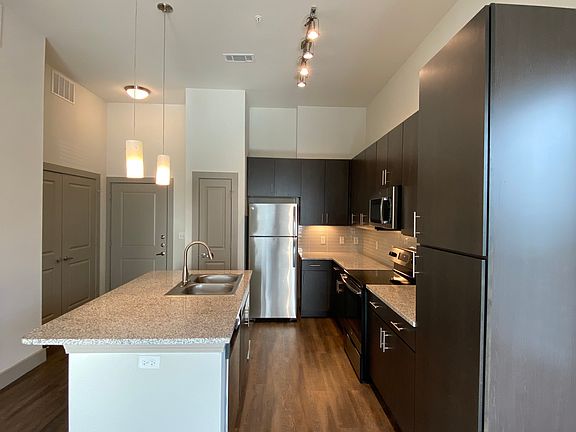 3rd image of 4211 Glenview Dr #3101