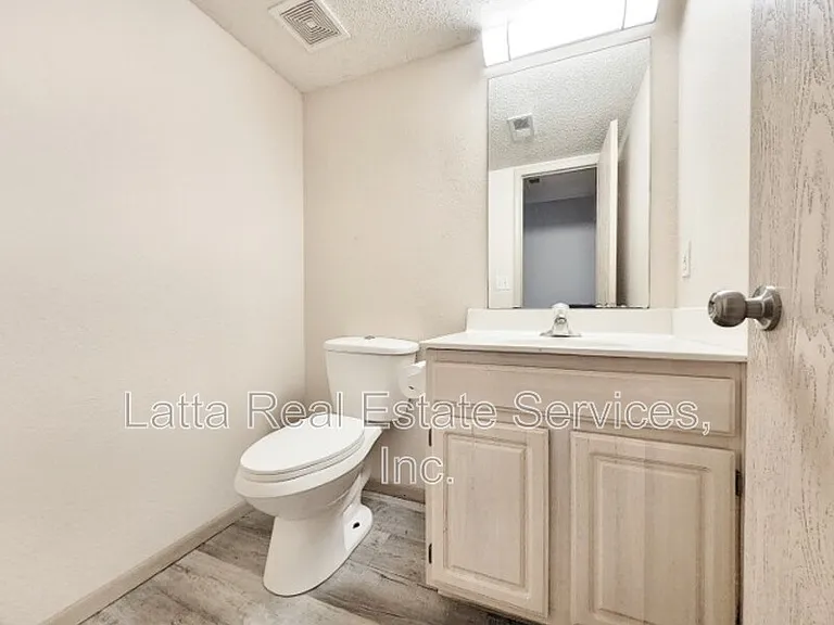 3215 SW Iron Creek Dr — Photo 11