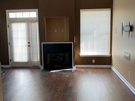3rd image of 3015 Winston Dr APT 114