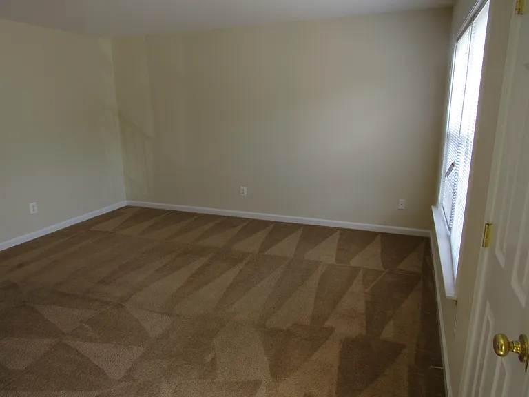 14835 Porterfield Dr — Photo 25