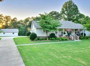 379 Briarleigh Rd, Russellville, AL 35653