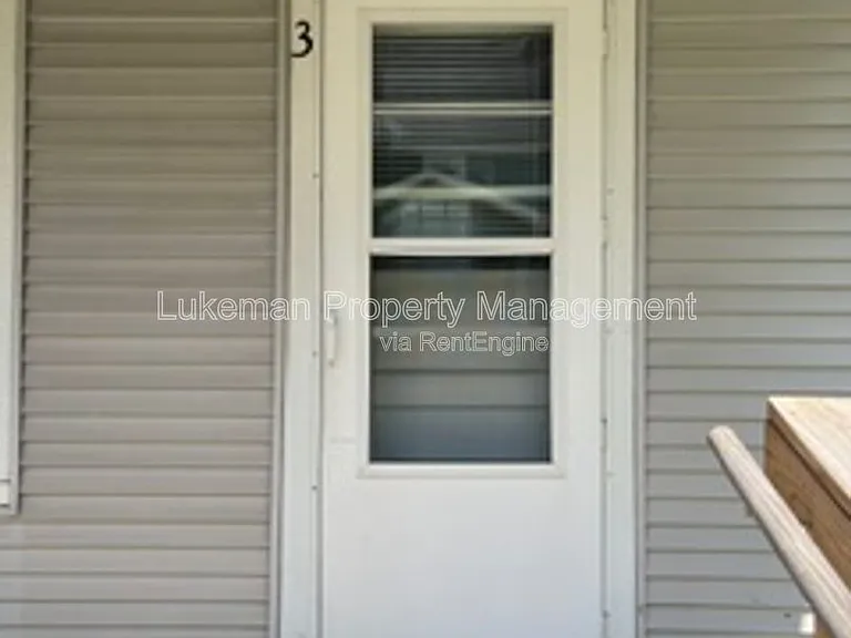 412 E Prairie St #3 — Photo 2