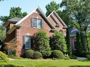 1353 Whispering Oaks Cir, Matthews, NC 28104