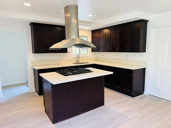 5th image of 18779 Alderbury Dr