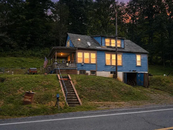 4462 Pike Road, Ellenboro, WV 26346