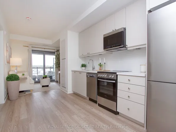51 Clarington Blvd #613, Clarington, ON L1C 0H6