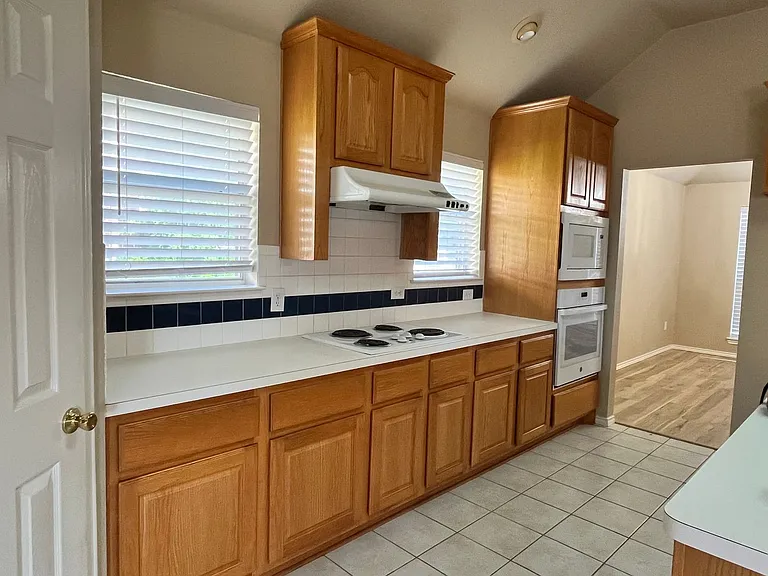 2508 Trailwest Ln — Photo 7