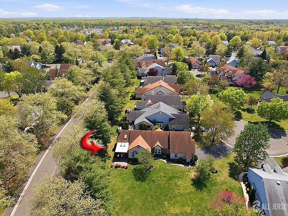 2nd image of 19 Ingram Dr