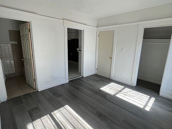 5th image of 3432 E Lowe Ave